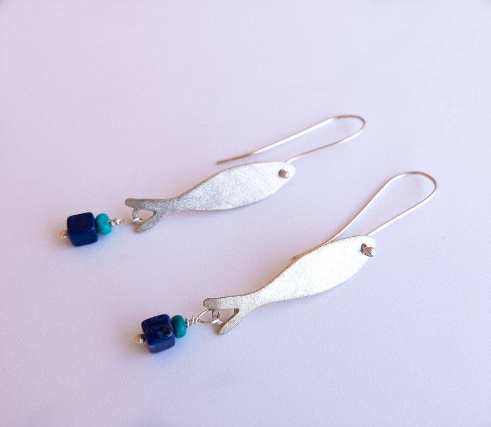 Fish earrings with lapis lazuli and turquoise.