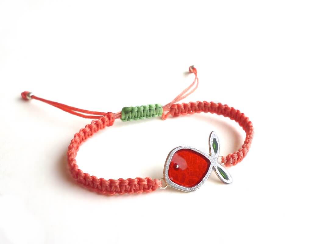 The popular fish bracelet in a new colour combination.