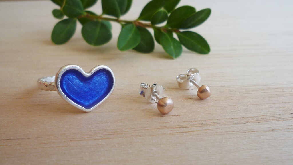 Blue heart ring and 14k rose gold "pebble" stud earrings.